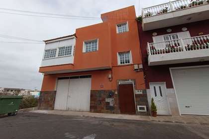 Semi-parcel huse til salg i Icod, Icod de Los Vinos, Santa Cruz de Tenerife, Tenerife. 